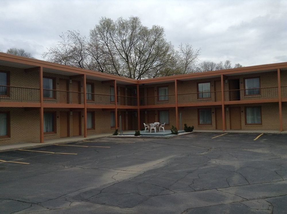 Village Inn Motel - Berrien Springs Exteriör bild